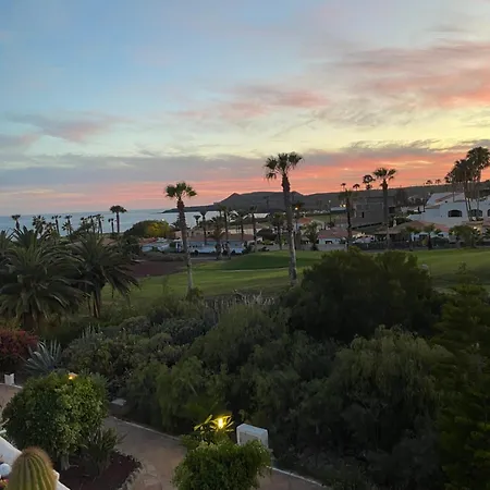 Apartment Ocean And Golf Views-steps From The Sea